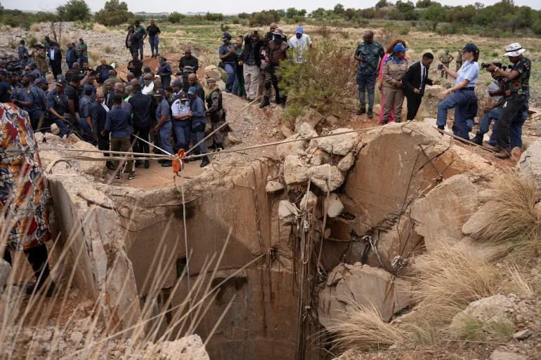 Madencileri öldürün! Güney Afrika altın madeninde artık-altın arayıcıları nasıl açlıktan ölüme terk edildi? - Hamilton Wende